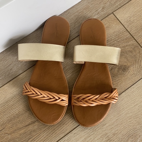 Universal Thread Sandals, 8.5 - Picture 2 of 3